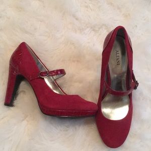Beautiful red Alfani suede heels